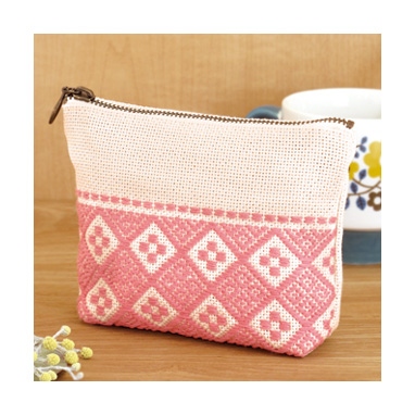 Square shaped pouch Four Flowers (Beige)