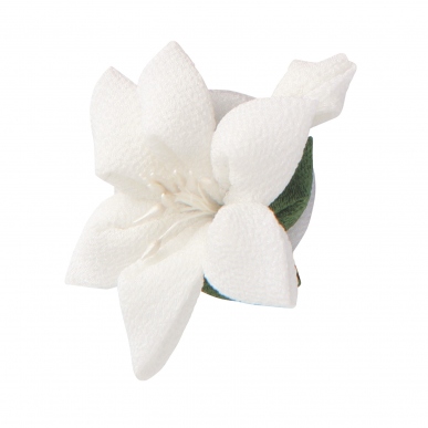 ユリのブローチ