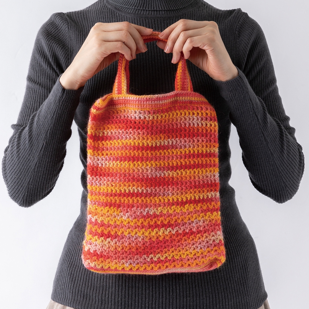 方眼編みをベースに、簡単な模様編みと細編みで初心者向けの作品
