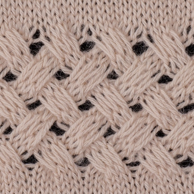 ドライブ編みを交差して編むバスケット編みが素敵な編地